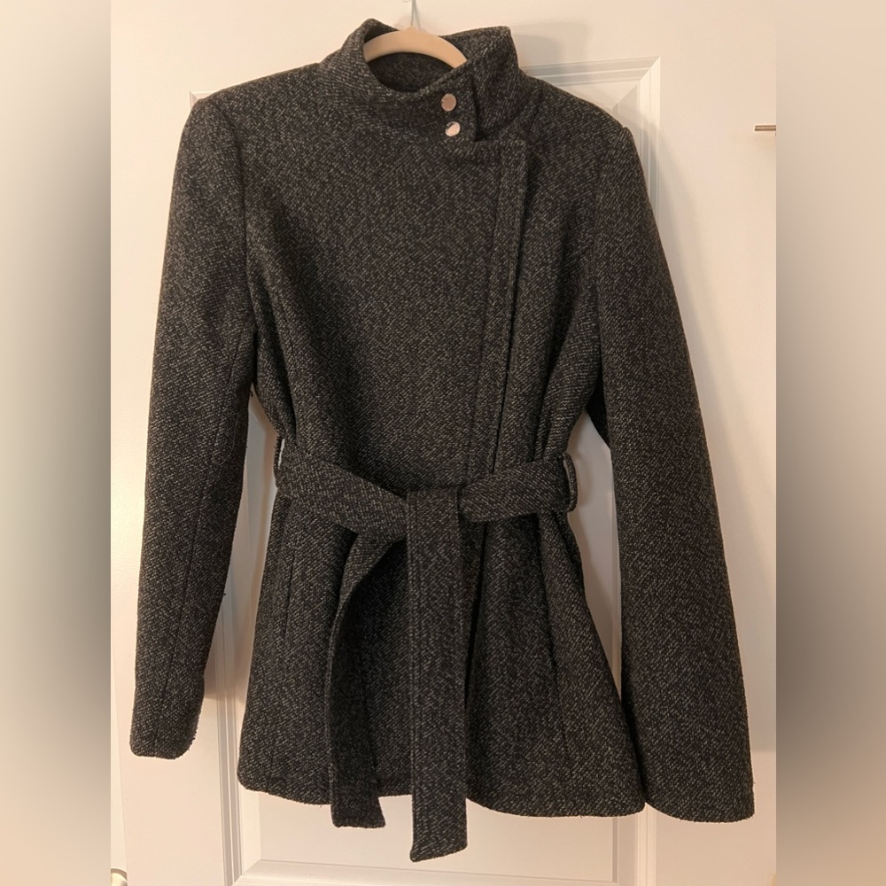 Women’s Express Lg Coat with zip and belt